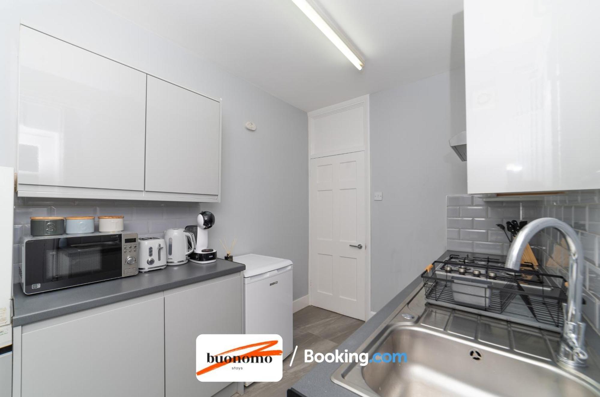 Two Bedroom Apartment By Buonomo Stays Short Lets & Serviced Accommodation With Balcony Лондон Екстер'єр фото